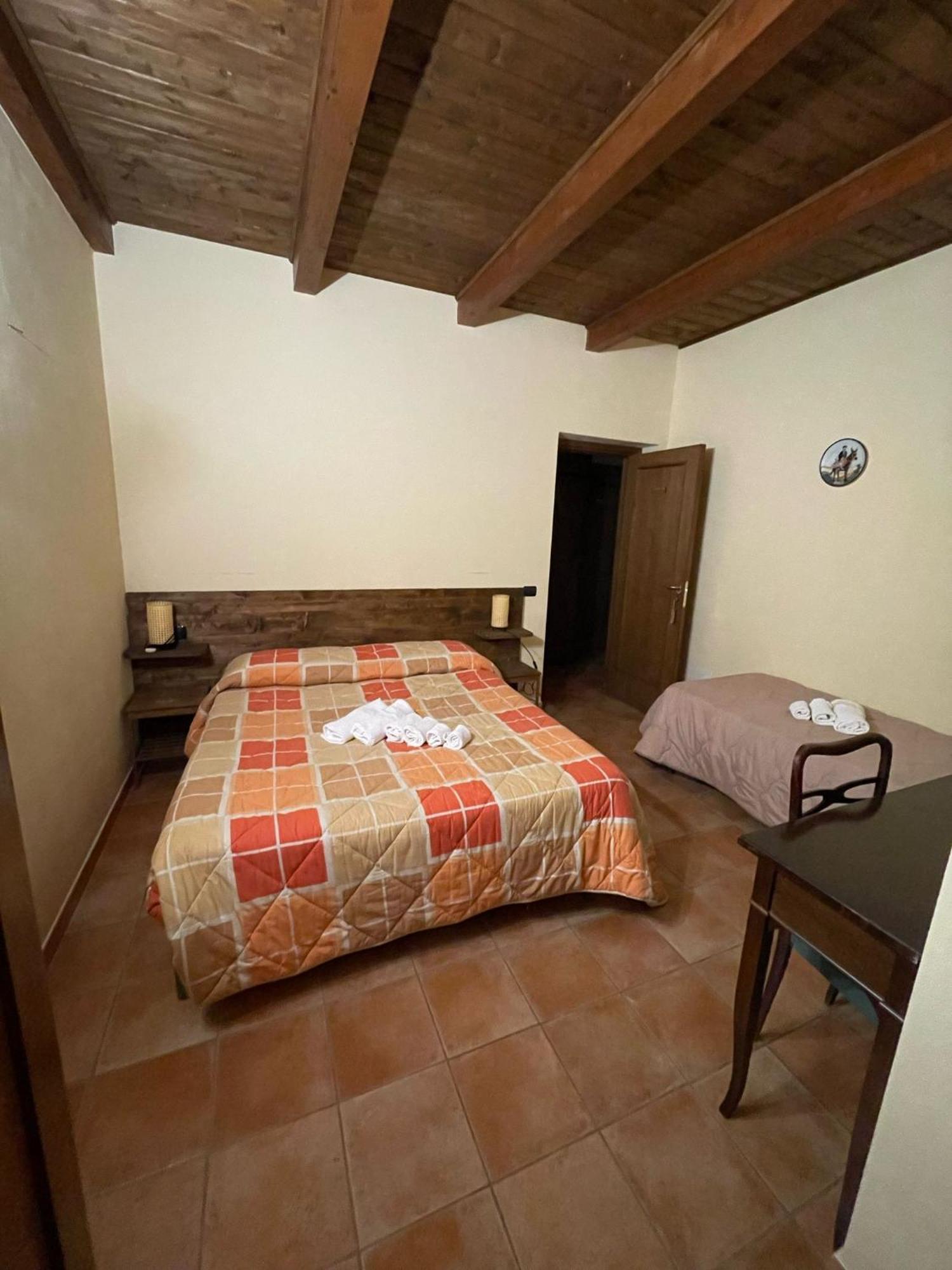 La Locanda Del Poeta Acri Exterior foto